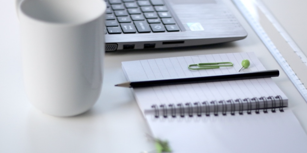 3 Guidelines To Set Goals for the New Year + Bilingual Printables